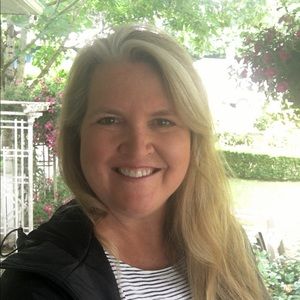 Meet your Posher, Elizabeth